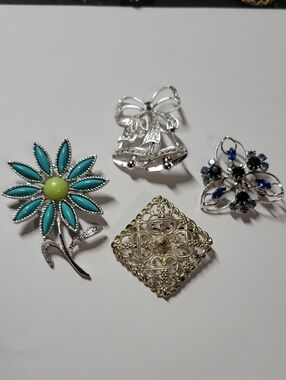 Turquoise Flower Brooch Pin - Unbranded